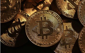 Lần đầu tiên trong lịch sử Bitcoin vượt mốc 120.000 USD