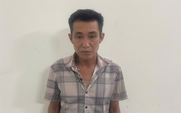 Khởi tố gã đàn ông dụ dỗ bé gái chờ xe ven đường về nhà rồi xâm hại