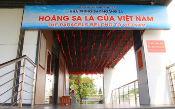 UBND đặc khu Hoàng Sa lý giải cụm từ “The Paracels belong to Vietnam” trên băng rôn