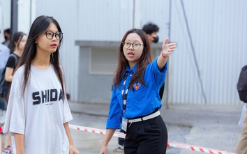 Bộ GD&ĐT công bố phổ điểm và quy đổi điểm 7 tổ hợp thi THPT 2025