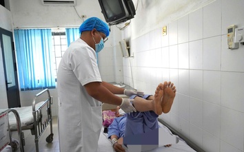 Người phụ nữ Cần Thơ bị viên đạn lạc găm vào đầu lúc đi làm vườn