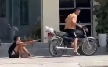 Tạm giữ người cha xích chân, kéo lê con trai trên đường phố Hải Phòng