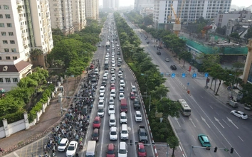 Ngày đầu tách làn phương tiện trên đường Võ Chí Công, người dân Thủ đô lưu thông thuận lợi