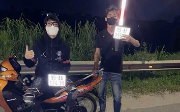 Tạm giữ 4 thanh, thiếu niên chém biển số xe máy rồi khoe lên mạng xã hội