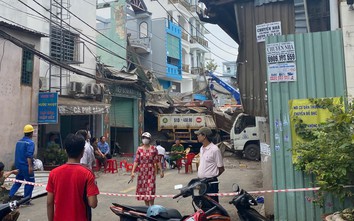 Nổ lớn tại công ty ép kính làm nứt vỡ, sập đổ nhiều bức tường nhà xung quanh