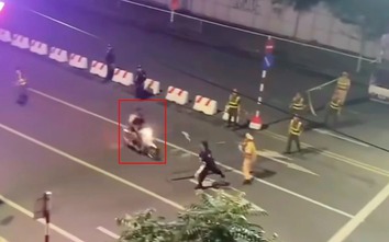 Bản tin TNGT 22/8: "Quái xế” lao xe vào cảnh sát tại chốt A80 bị điều tra tội giết người