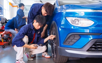 Nhiều trường đại học TP.HCM công bố điểm chuẩn 2025, ngành "hot" tiếp tục giữ mức cao