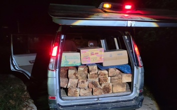 Đắk Lắk: Nổ súng chỉ thiên ngăn chặn ô tô chở gỗ lậu trong đêm