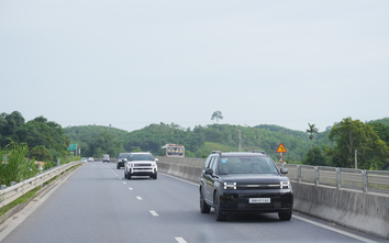 Hyundai SantaFe có giá mới, cạnh tranh hơn