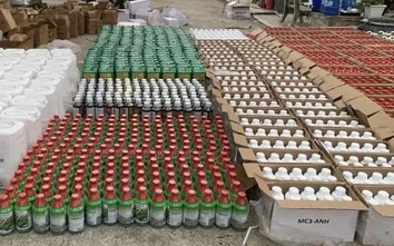 Tây Ninh: Thu giữ gần 5.300 lít thuốc bảo vệ thực vật nhập lậu tại hai kho hàng