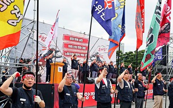 Công nhân Hyundai Hàn Quốc đình công, đòi tăng lương