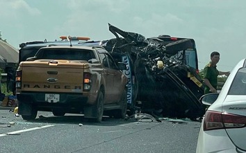 Nguyên nhân 4 ô tô tông liên hoàn trên cao tốc Pháp Vân - Cầu Giẽ, nhiều người bị thương