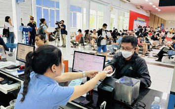 Mua vé tàu Tết chặng càng xa giá càng giảm, đến 20%