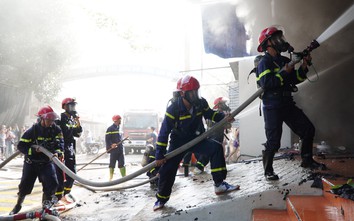 Công an kịp thời khống chế đám cháy lớn ở Điện Biên