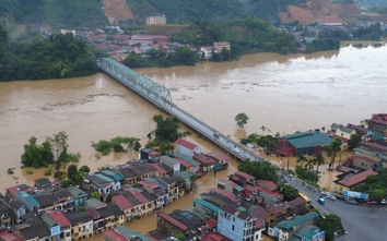 Lào Cai: Cấm cầu Yên Bái để bảo đảm an toàn sau mưa lũ