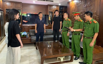 Bắt nhiều đối tượng đưa, nhận hối lộ vận chuyển gỗ qua mặt kiểm lâm