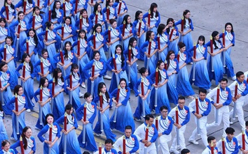 Hậu trường thiết kế trang phục rực rỡ của khối quần chúng tại lễ diễu hành 2/9