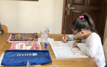 Giúp trẻ cân bằng giữa học và chơi