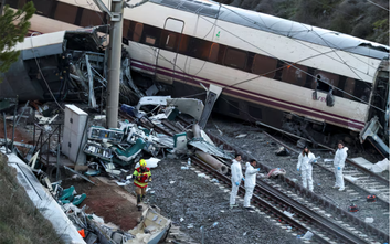 Phát hiện lỗi đường ray tại hiện trường vụ tai nạn tàu cao tốc ở Tây Ban Nha