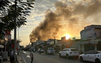 Cháy lớn cửa hàng điện máy ở Đồng Nai, 2 người tử vong