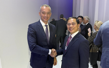 Phó Thủ tướng dự Lễ ký Hiến chương Hội đồng Hòa bình về chấm dứt xung đột tại Dải Gaza