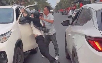 Bắt đối tượng dùng mũ bảo hiểm đánh người sau va chạm giao thông