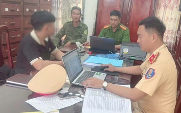Thanh niên buông hai tay, không đội mũ bảo hiểm bị CSGT Đồng Nai xử phạt