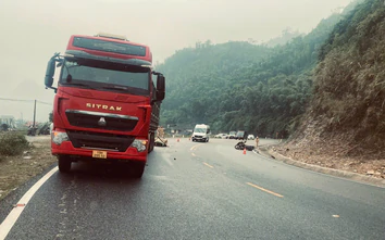 Phú Thọ: Ngã xe máy trên QL6, người phụ nữ bị xe tải cán tử vong