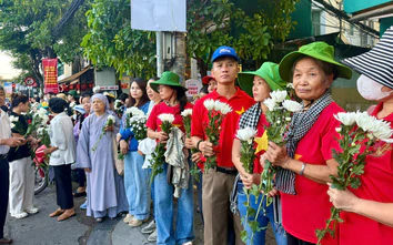 Hàng nghìn người dân TP.HCM tri ân 731 liệt sĩ trên hành trình về đất mẹ