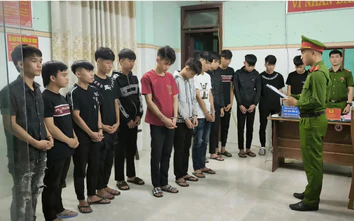 Đà Nẵng: 9 người bị khởi tố vì mang hung khí, dàn hàng ngang trên cầu, quay video TikTok