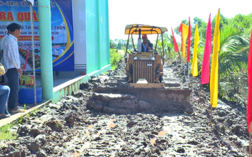 Cà Mau đồng loạt khởi công 22 tuyến đường giao thông nông thôn