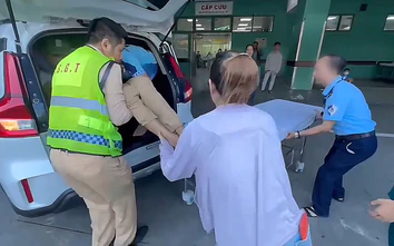 CSGT Đà Nẵng dùng xe đặc chủng dẫn đường đưa người dân bị đột quỵ đi cấp cứu