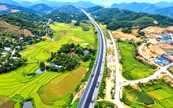Toàn cảnh dự án mở rộng cao tốc Nội Bài - Lào Cai sau một năm thi công