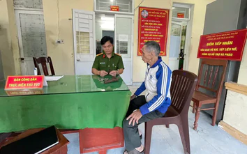 Quảng Ngãi: Người dân chủ động giao nộp súng, đạn sót lại sau chiến tranh