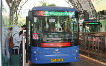 Hành khách đã biết tự xác thực khi đi xe buýt miễn phí tại TP.HCM
