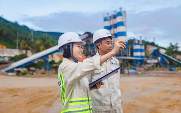Những "bông hồng thép" trên cung đường cao tốc