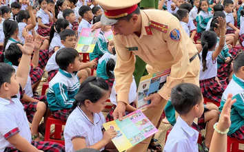 Hàng nghìn học sinh ở Lâm Đồng được trang bị kỹ năng an toàn giao thông