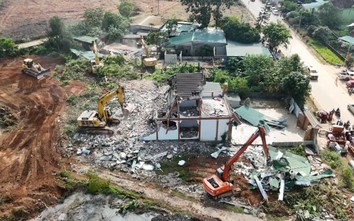 Cưỡng chế 5 hộ dân cuối cùng, bàn giao mặt bằng thi công cao tốc từ Nghệ An sang Lào