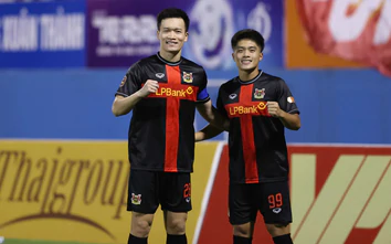 HLV Chu Đình Nghiêm và CLB Ninh Bình được vinh danh ở V-League