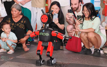 TP.HCM khai mạc không gian tăng trưởng xanh, trình diễn nhiều công nghệ robot