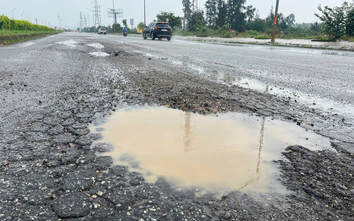 Nghệ An: Quốc lộ 7C qua khu công nghiệp WHA xuống cấp, tiềm ẩn nguy cơ tai nạn