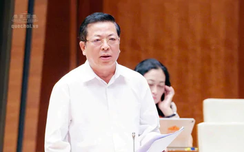 Bộ trưởng Bộ Xây dựng làm rõ một số vấn đề đại biểu quan tâm về đầu tư hạ tầng giao thông