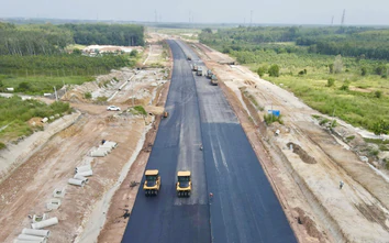 Cao tốc TP.HCM - Thủ Dầu Một - Chơn Thành qua Đồng Nai đang thảm nhựa, tăng tốc về đích
