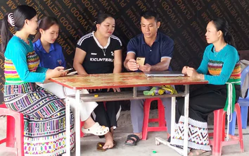 "Bình dân học vụ số" đưa người dân miền núi Thanh Hóa bước vào kỷ nguyên số