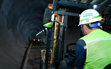 Bên trong đường hầm metro Nhổn - ga Hà Nội: Những lớp bê tông đầu tiên đang thành hình