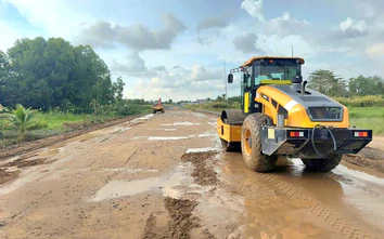 Đua nước rút nối thông đường Hồ Chí Minh