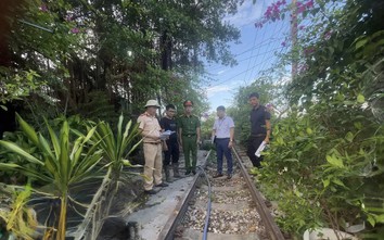 Ninh Bình:  Hoa Lư xử lý vi phạm hành lang đường sắt, ngăn nguy cơ tai nạn