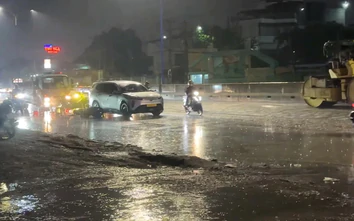TP.HCM: Taxi công nghệ va chạm xe máy, bé trai 3 tuổi tử vong