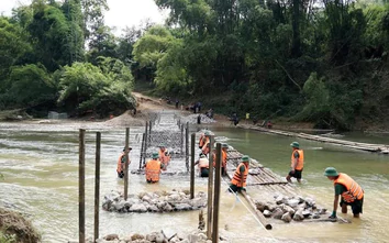 Bộ đội thần tốc làm cầu vượt sông sau chỉ đạo của Chủ tịch UBND tỉnh Lạng Sơn