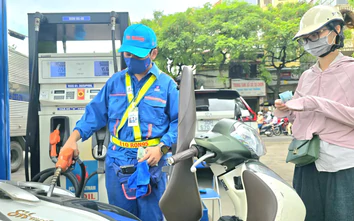 Giá xăng E10 tăng hơn 1.000 đồng/lít